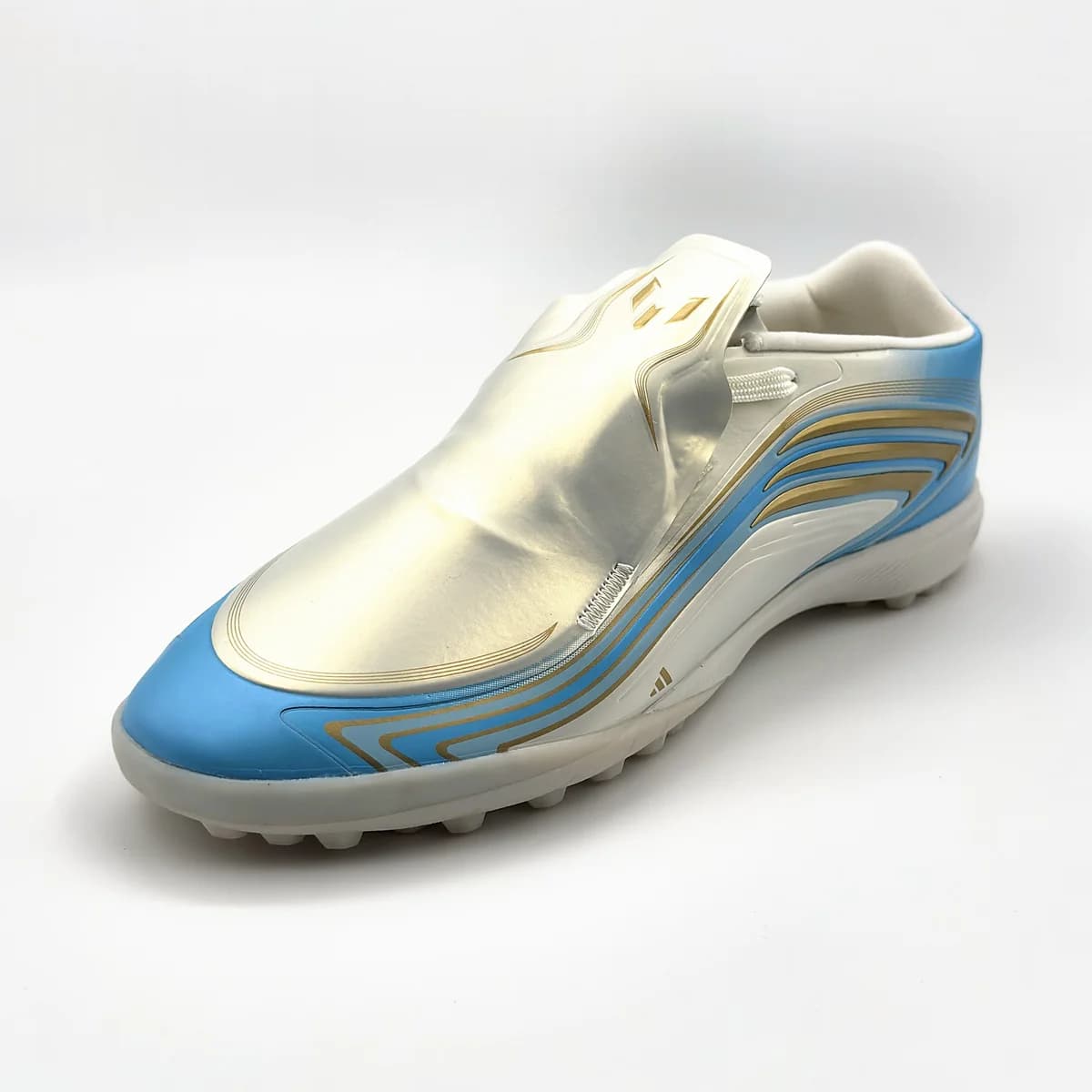 Botín Adidas F50 Fútbol 5 — foto 1 de 3